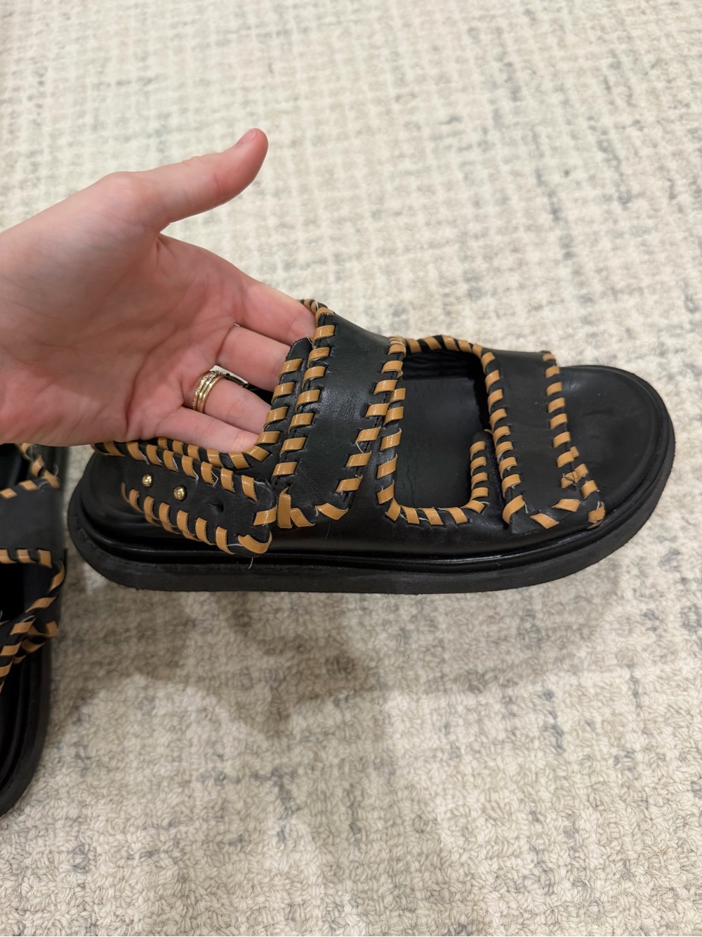 ALOHAS Barrel Leather Sandals - Picture 6 of 7